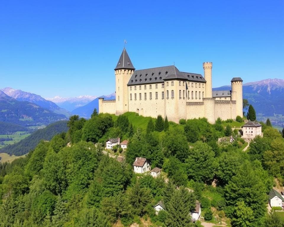 Kufstein: Historische Festung und Almenwandern