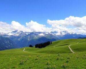 Saanen: Wanderungen im Berner Oberland genießen